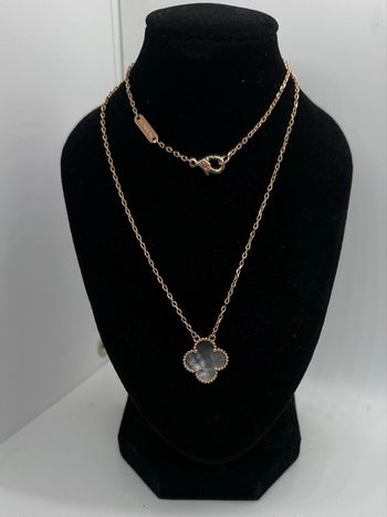 Collier trèfle nacre grise plaqué or rose