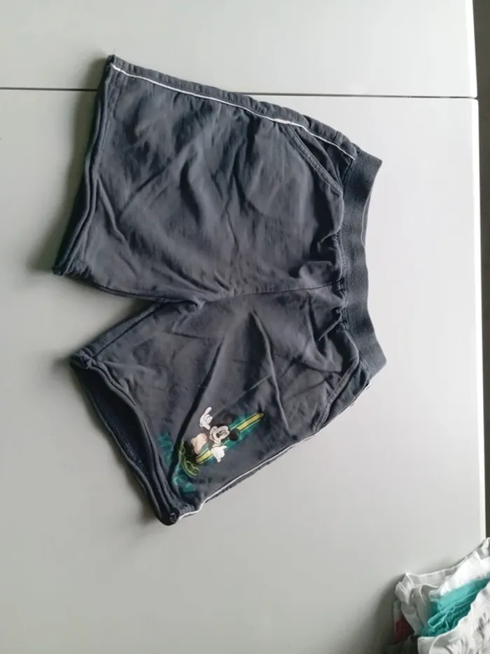 Short mickey