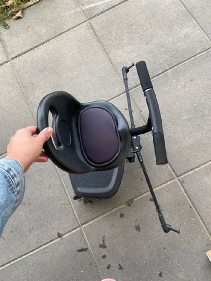 Marche pied poussette