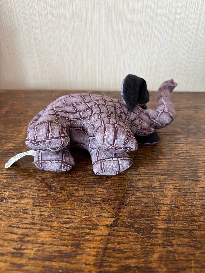 petit éléphant en tissu - photo numéro 5