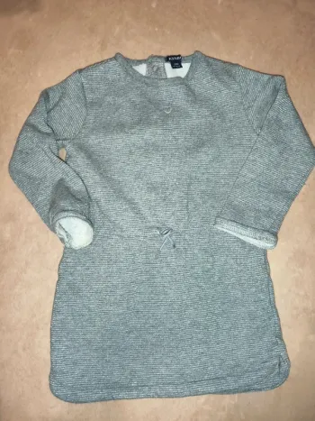 Robe hiver taille 24 mois marque Kiabi