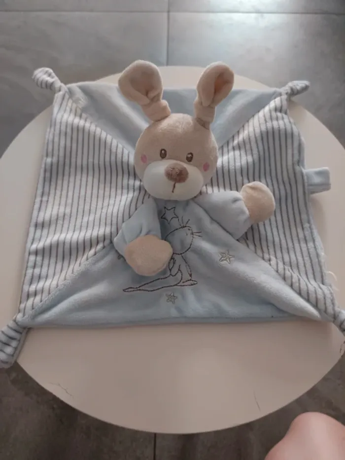 Doudou lapin bleu simba toys