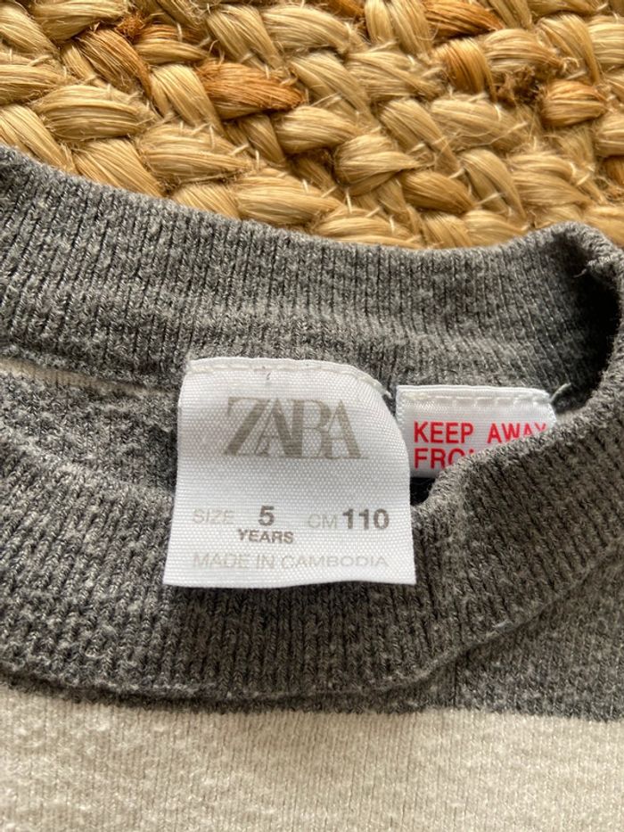 Pull à rayures Zara 5 ans - photo numéro 2