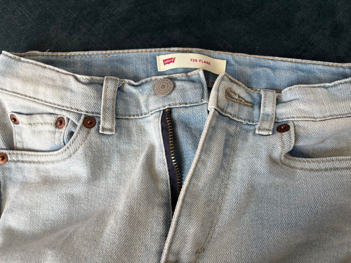 Jean Levi’s - photo numéro 2