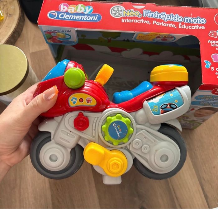 Moto bolide jouet - photo numéro 3