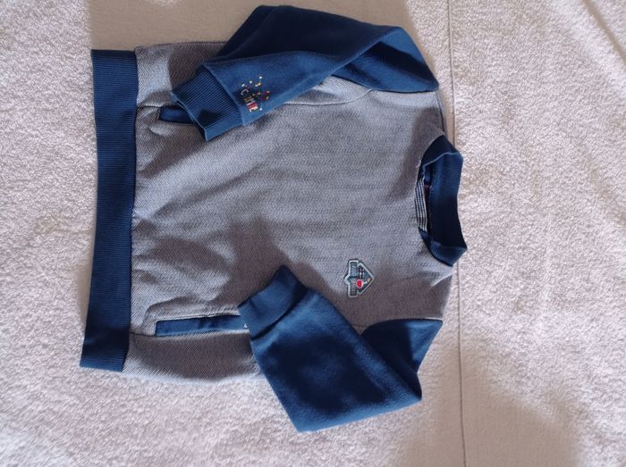 Jolie suite pour garçon avec deux poches magnifique petit pull manches longues avec inscription devant et sur les manches Marc sergent major taille 4 ans 104 cm voir photos - photo numéro 2