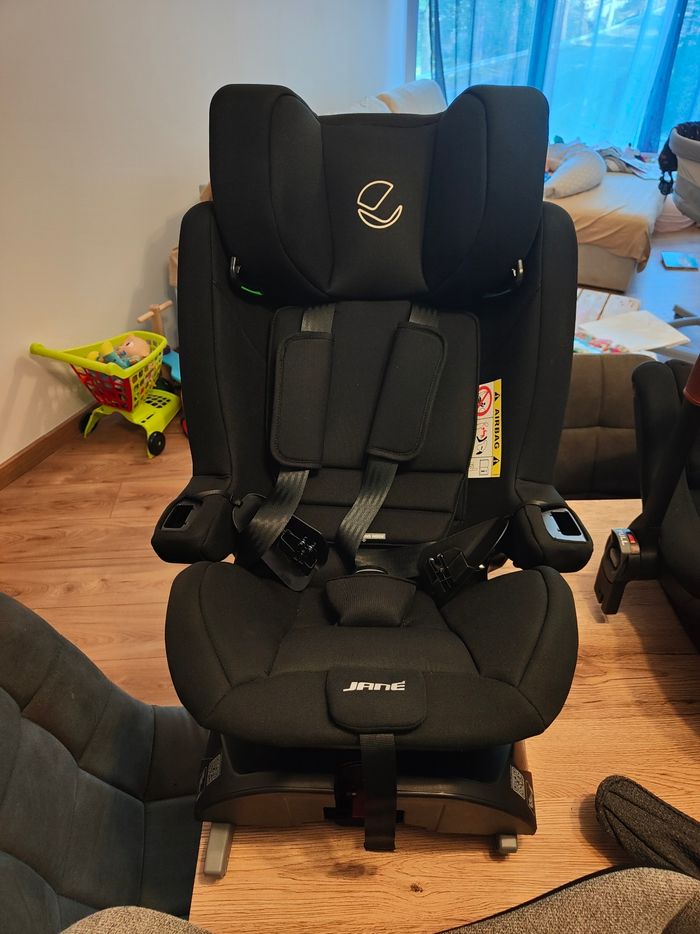 A vendre cosy+siège auto évolutif marque Jane - photo numéro 8