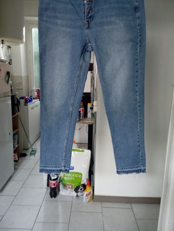 Jean slim taille 44 marque Kiabi - photo numéro 2