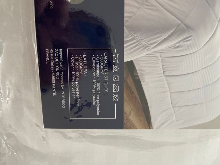 Lot de literie Daniel hechter neuf (1 couette 220/240 chaude 500gr/m2.2 oreillers Daniel hechter 60/60 neuf et 2 parures 220/240 neuf 100% coton) - photo numéro 3