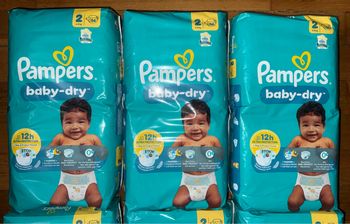 Lot de 3 paquets de couches Pampers taille 2