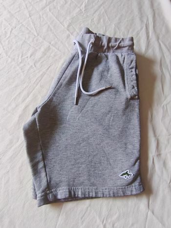 Short homme marque le shark taille M