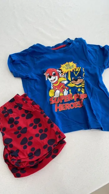 Pyjama taille 12/24 mois