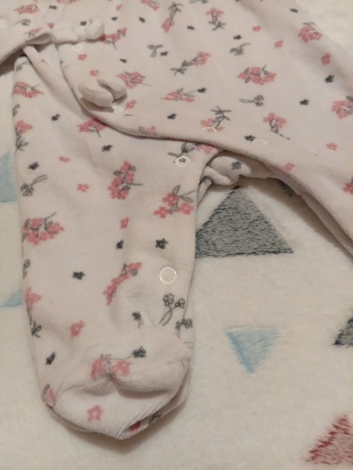 Pyjama fleur - photo numéro 2