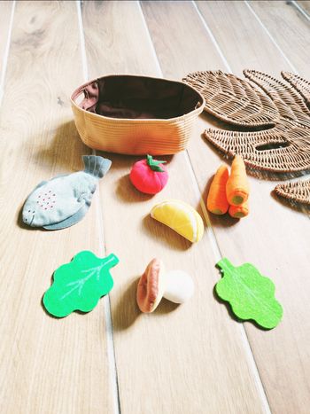 🧺Dinette Panier marron avec poisson et divers légumes en tissu- peluche