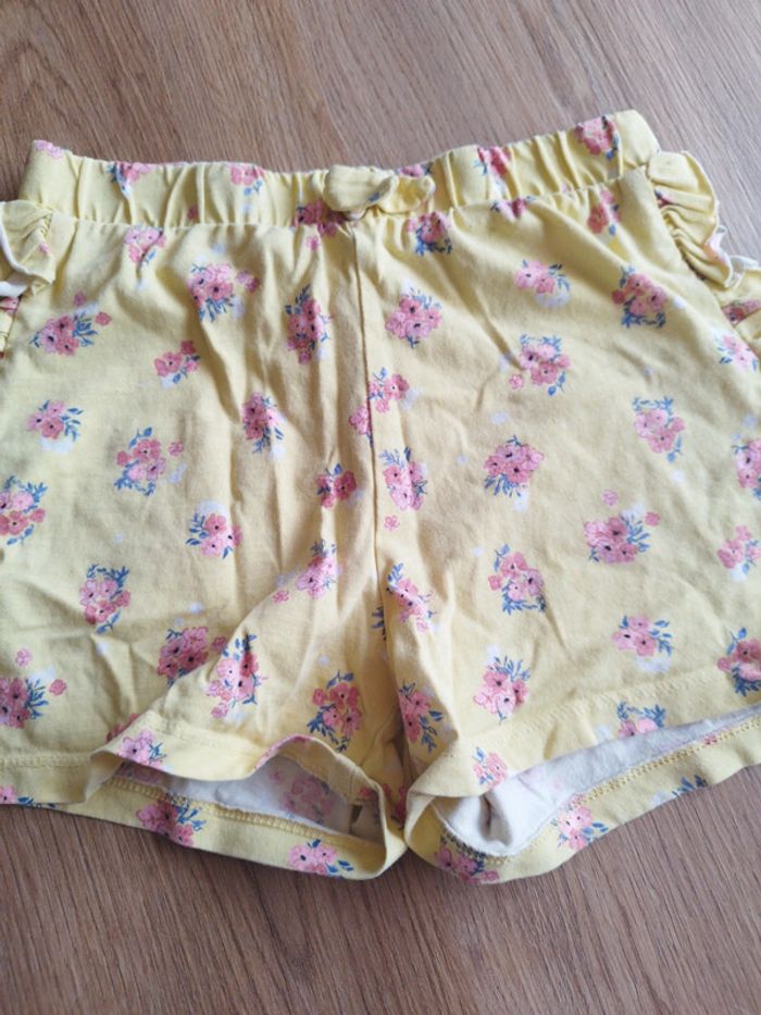 Short fleuri