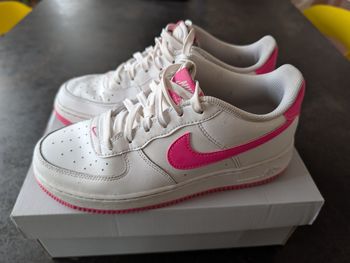 Authentique Paire de Nike Air Force 1 - White/Laser Fuchsia - Pointure 38.5