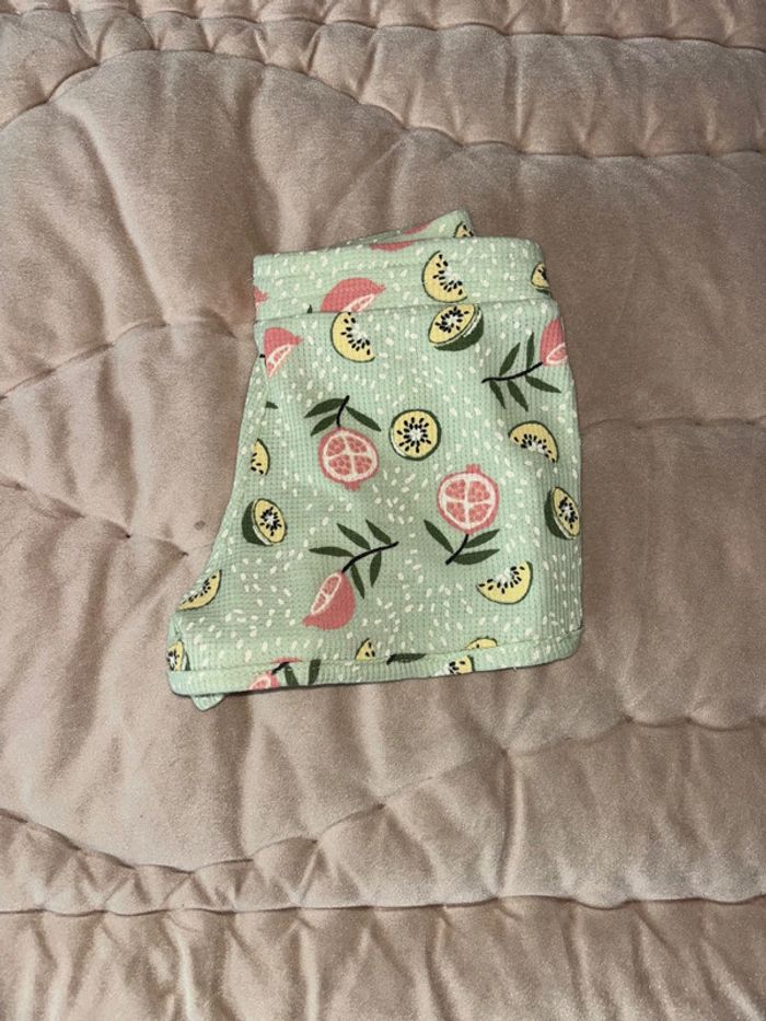 Short neuf Kiabi taille 3 ans - photo numéro 2