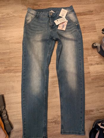 Jean regular 38 neuf