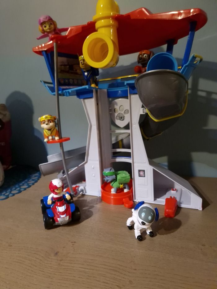 Ensemble Tour de contrôle et personnages Pat Patrouille