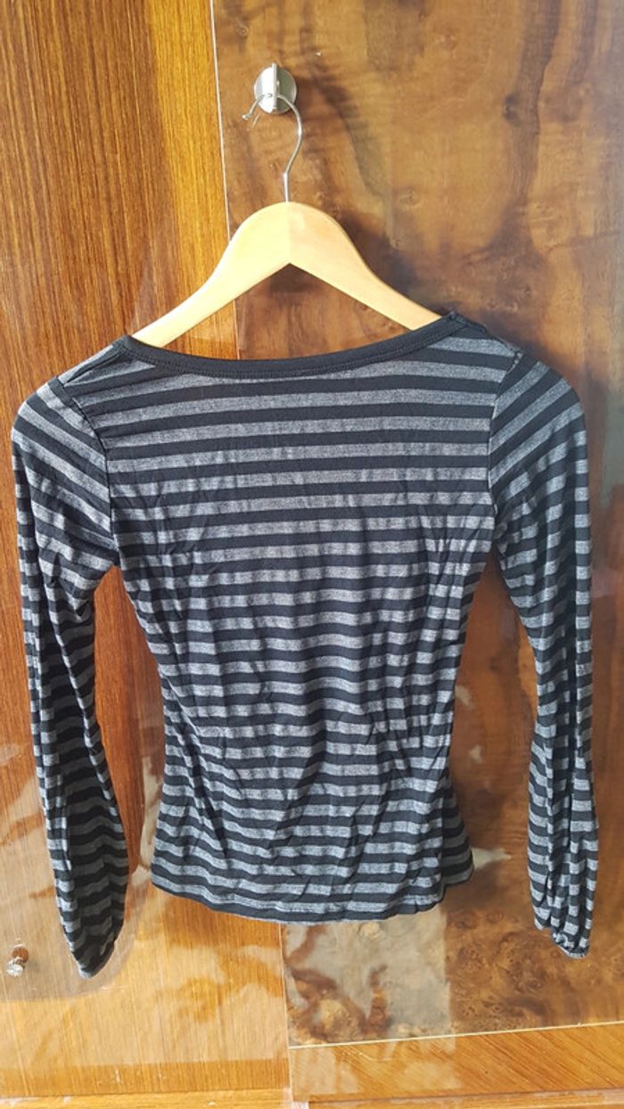 Tee shirt manches longues gris et noir - photo numéro 2