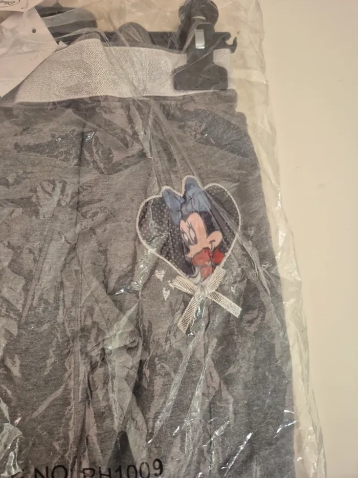Pantalon gris minnie 8 ans - photo numéro 4