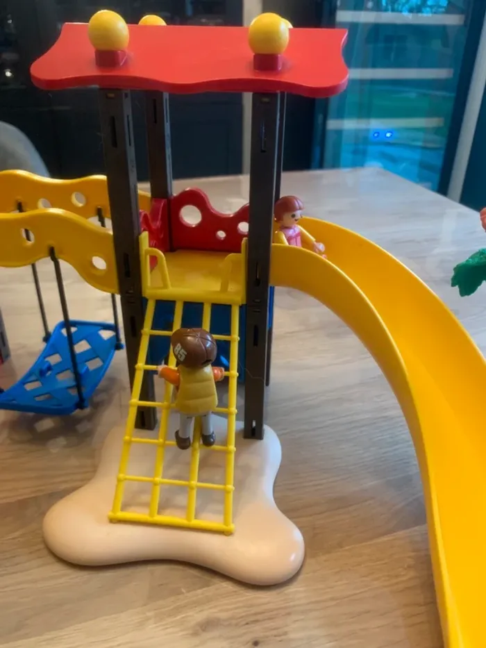 Playmobil set 5568 - Le square pour enfants avec jeux - photo numéro 4