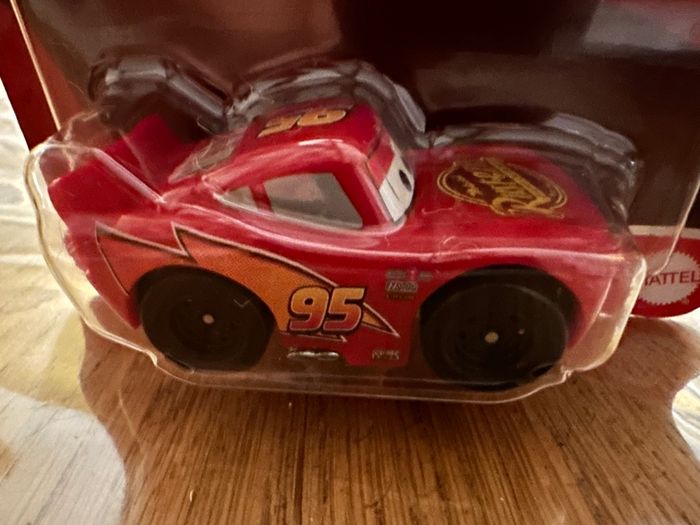 Voiture Cars Flash McQueen Disney Mattel Neuf