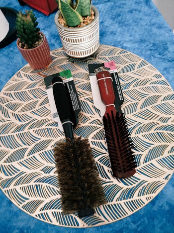 Lot 2 brosses bois naturel C pour L