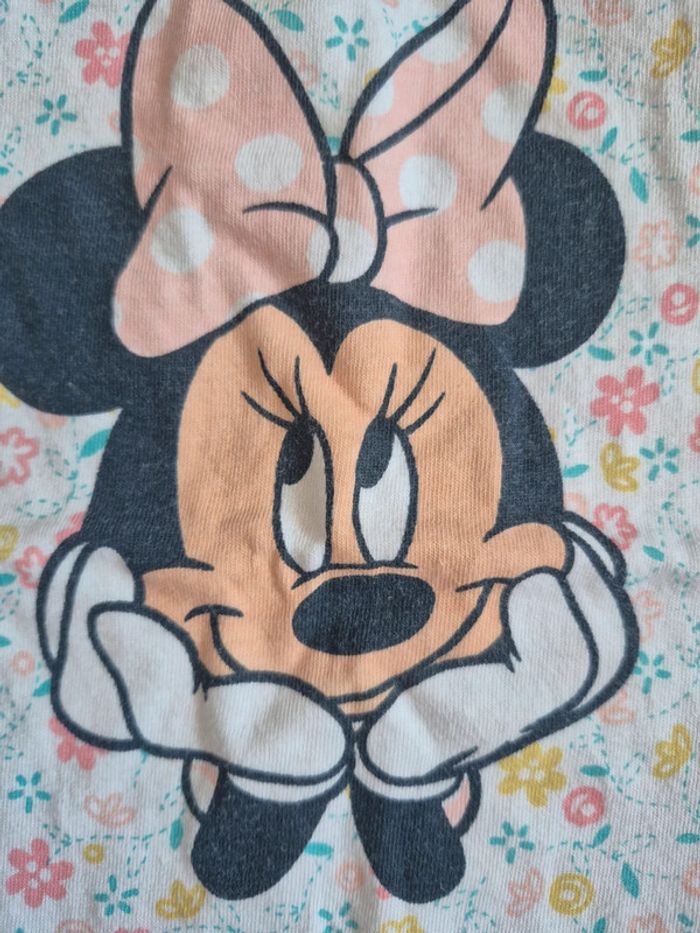 Barboteuse combishort neuve disney minnie fleurie 3 mois - photo numéro 2