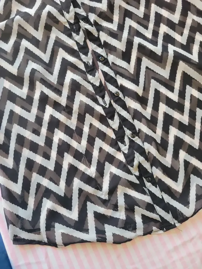 Joli haut taille M - photo numéro 3