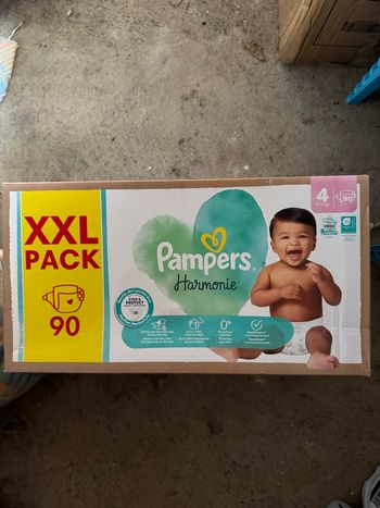 Couches Pampers harmonie t 4