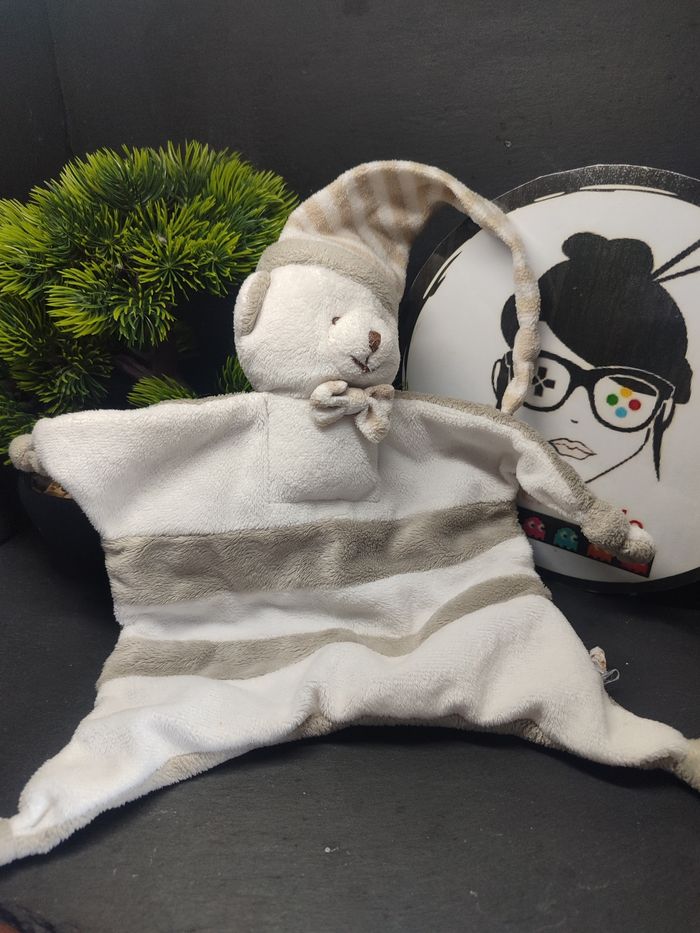 Doudou ours blanc gris et marron rayé Crédit Mutuel Bonnet Rayure DD003715 - photo numéro 1