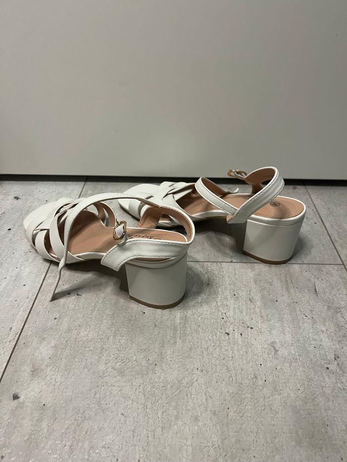 Sandales blanches Super Me 38 - photo numéro 2