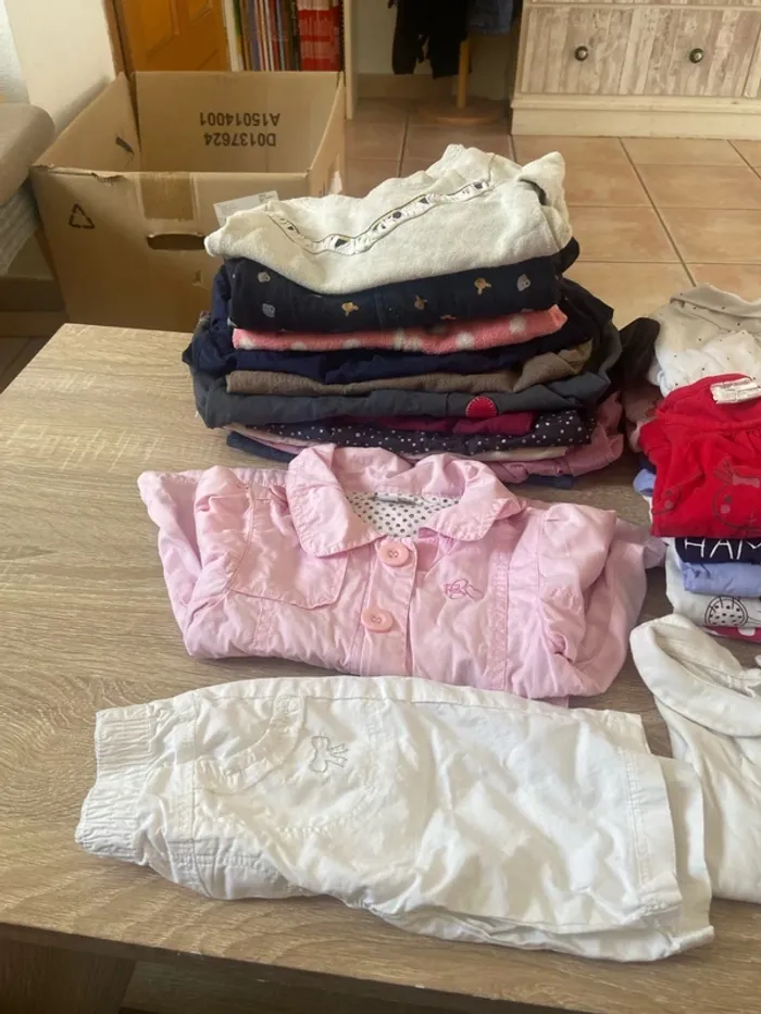 Gros lot fille 18mois (24 pièces) - photo numéro 2