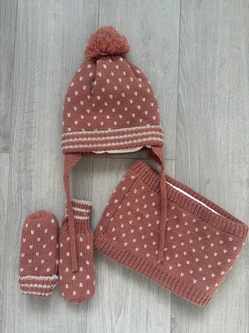Ensemble bonnet, moufles, tour de cou 18/24 mois 