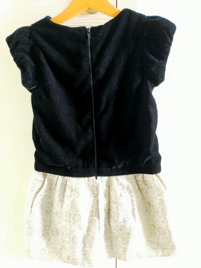 Robe idéale pour les fêtes - photo numéro 2