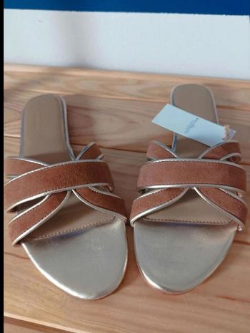 Magnifique  mules  en  cuir véritable neuves  Les Bagatelles pointure 40
