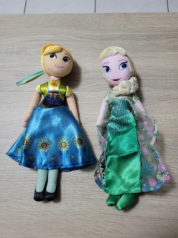 Lot de 2 peluches Disney