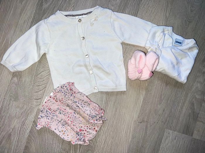 Ensemble 1 mois bébé fille bloomer Zara liberty fleurs gilet chaussons Bodie - photo numéro 4