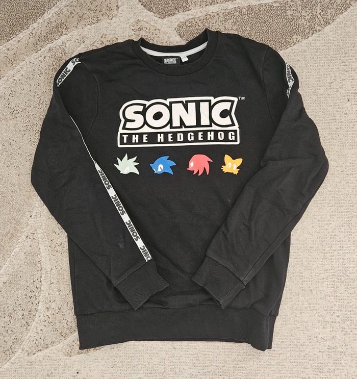 Pull noir Sonic
