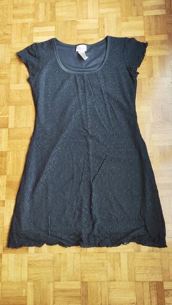 Robe noire ici et maintenant