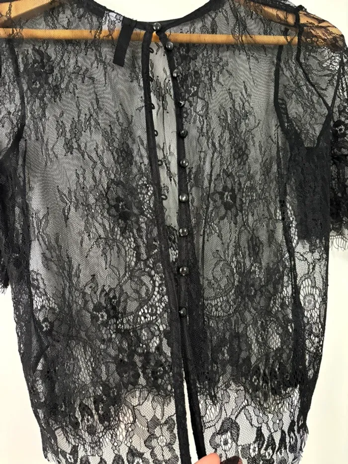 Blouse courte en dentelle noire (oversized) - photo numéro 3