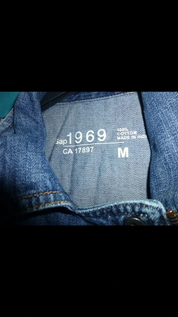 veste en jean GAP taille M - photo numéro 2