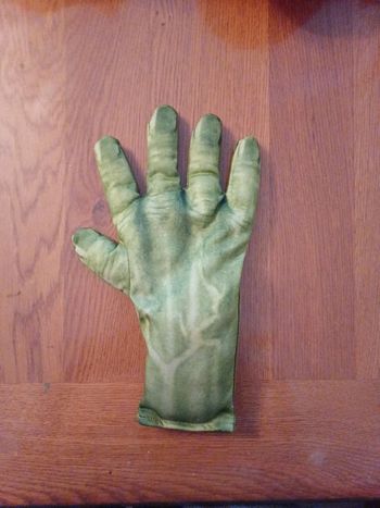 Main droite de super héros