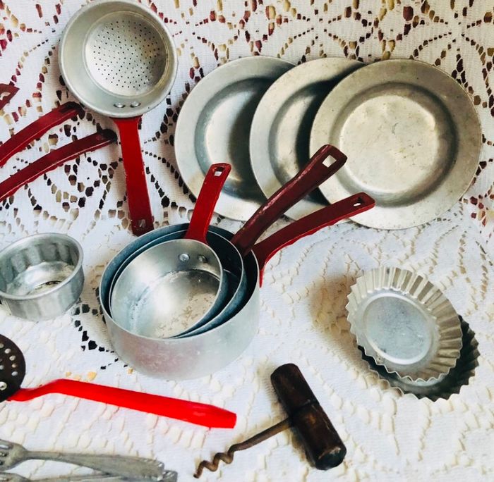 Dinette ancienne  jouet en aluminium - photo numéro 4