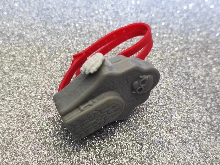 20/ accessoire Monster High sac à dos gris rouge