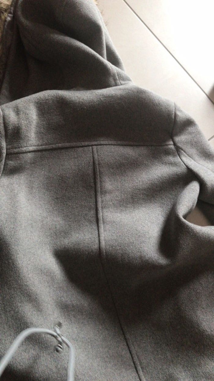 Manteau gris à capuche fourrure amovible S - photo numéro 4