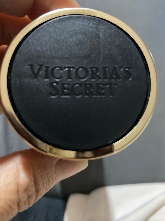 Crème Victoria nos secret Sheen Love neuve