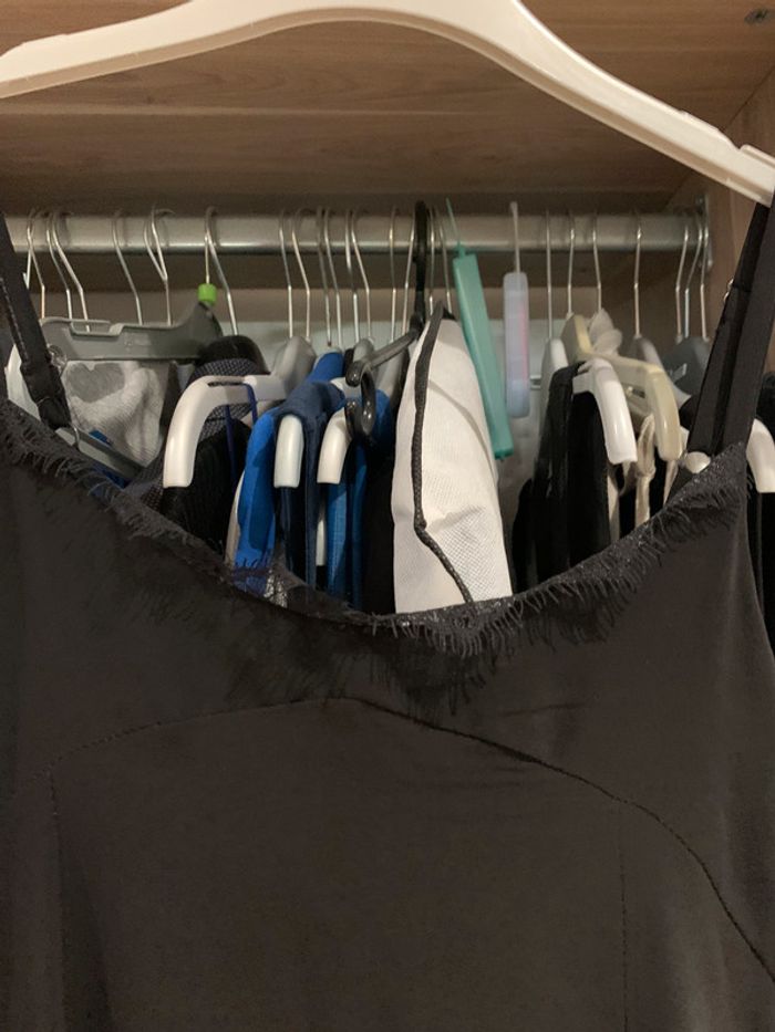 Robe voile noir asymétrique - photo numéro 2