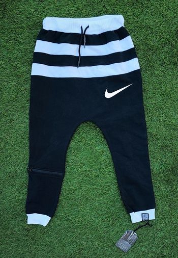 Pantalon jogging sarouel neuf avec étiquette taille 7 ans